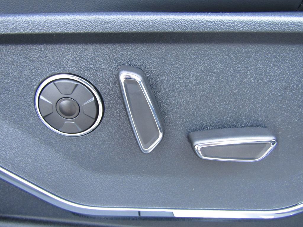 New 2025 Ford F150 Lightning Platinum w/ Dark Elements Package image 36