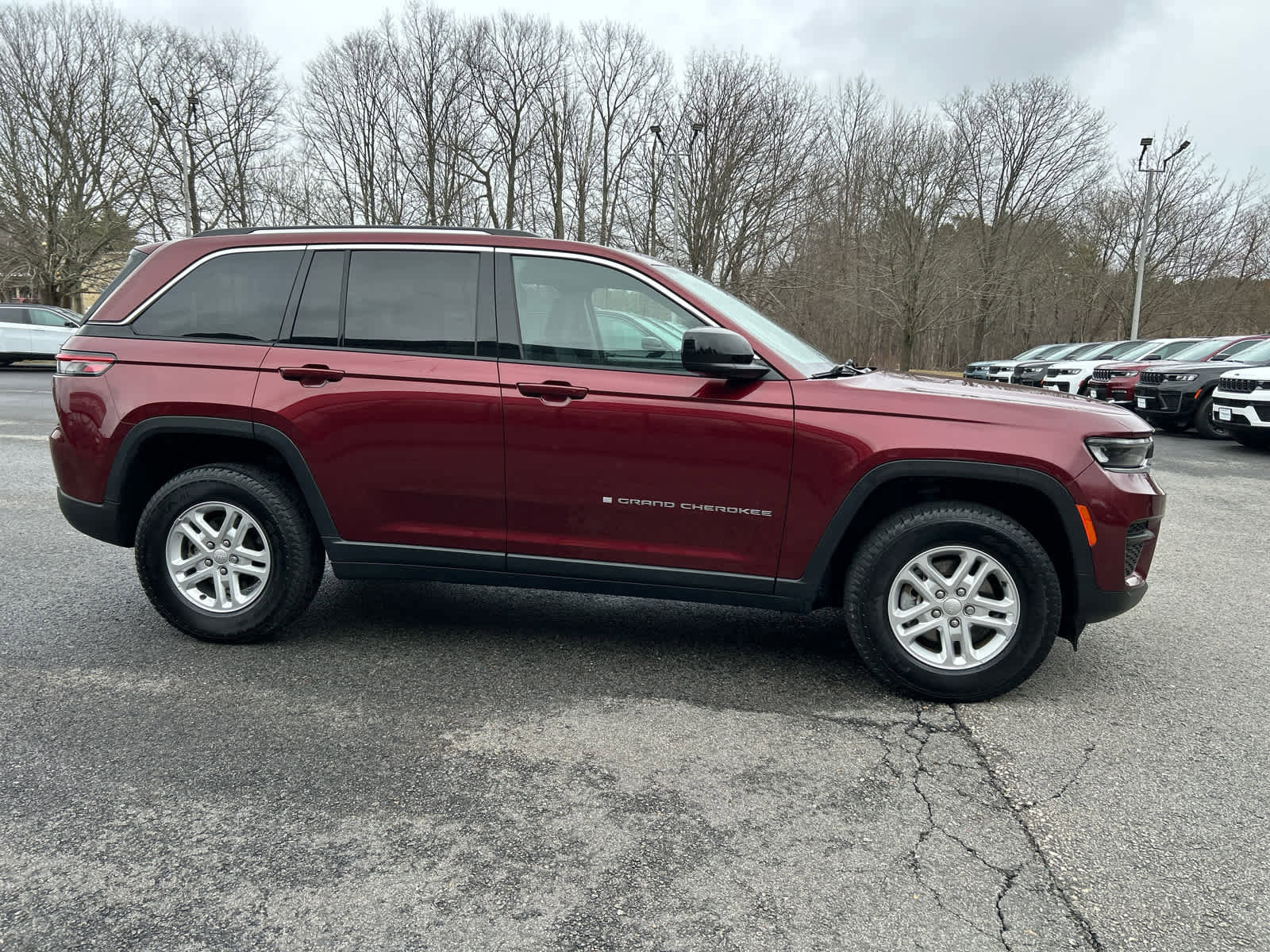 Used 2022 Jeep Grand Cherokee Laredo w/ Luxury Tech Group I image 3