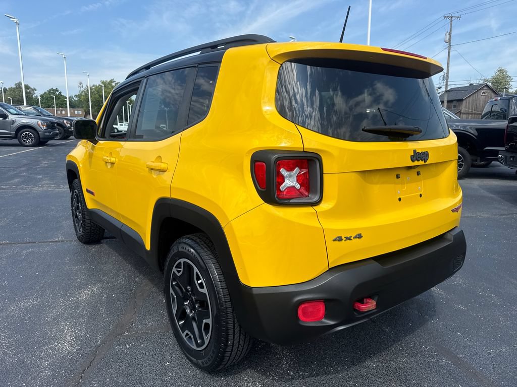 Used 2016 Jeep Renegade Trailhawk w/ Cold Weather Group AWD/4WD image 11