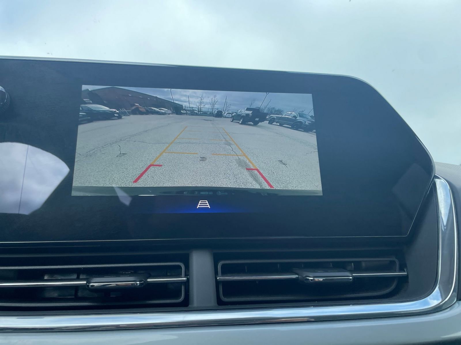 Used 2025 Chevrolet Trax LT w/ LT Convenience Package image 22