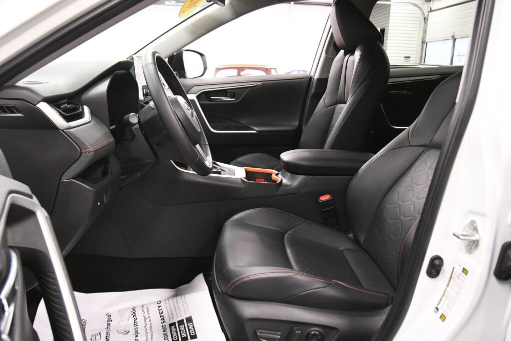 Used 2024 Toyota RAV4 Adventure AWD/4WD image 10