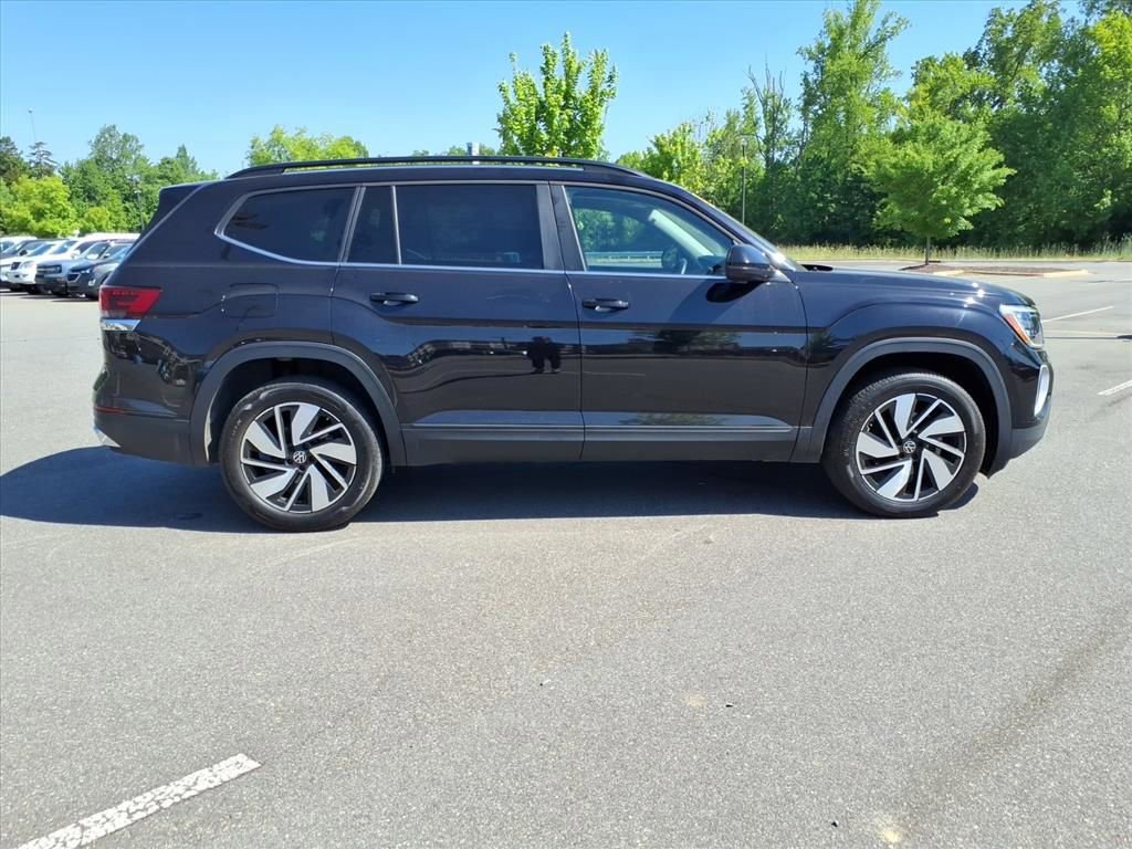 Used 2025 Volkswagen Atlas SE FWD image 31