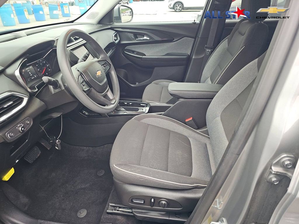 Used 2023 Chevrolet TrailBlazer LT FWD image 9