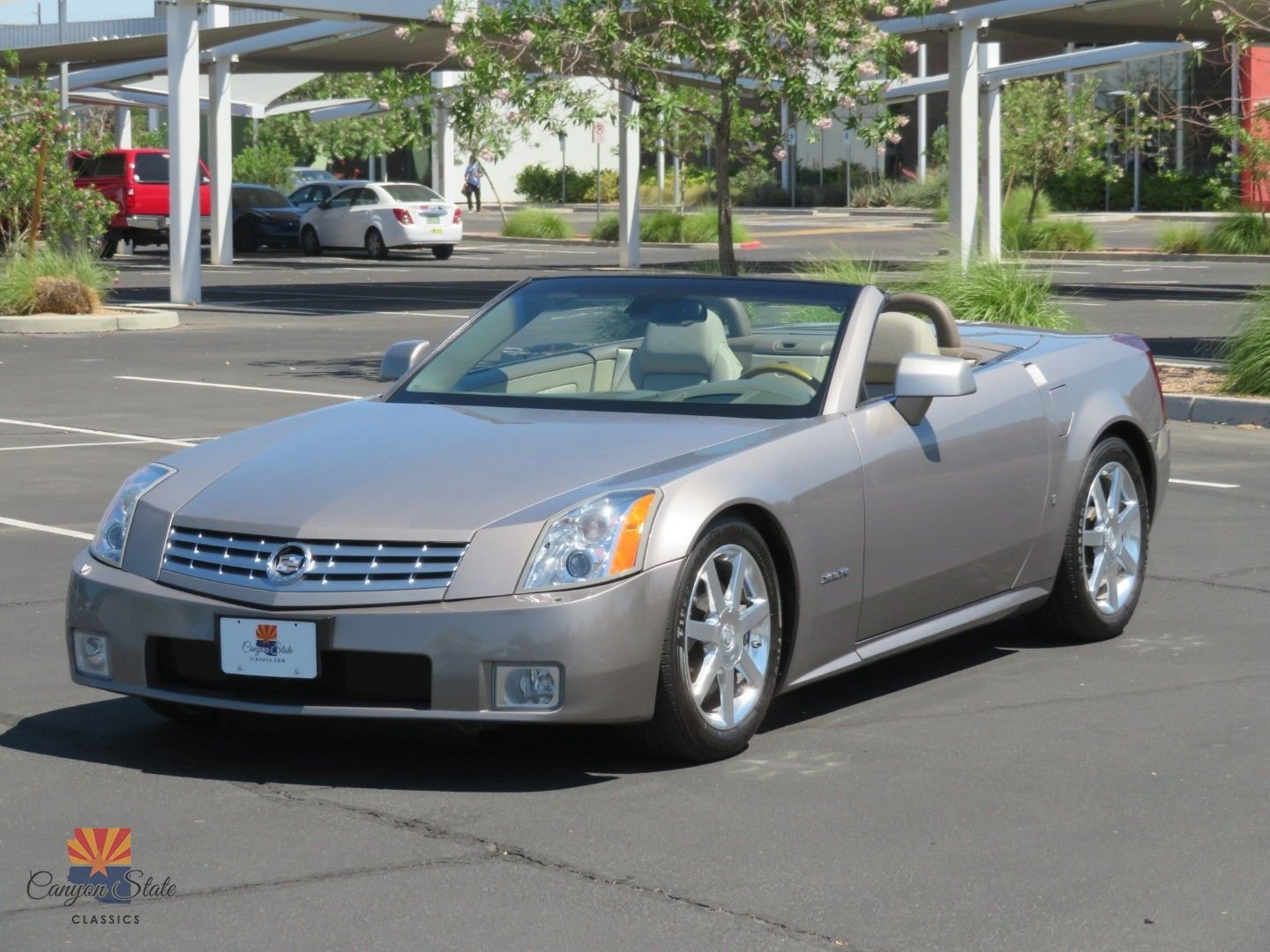 Used 2004 Cadillac XLR RWD image 7