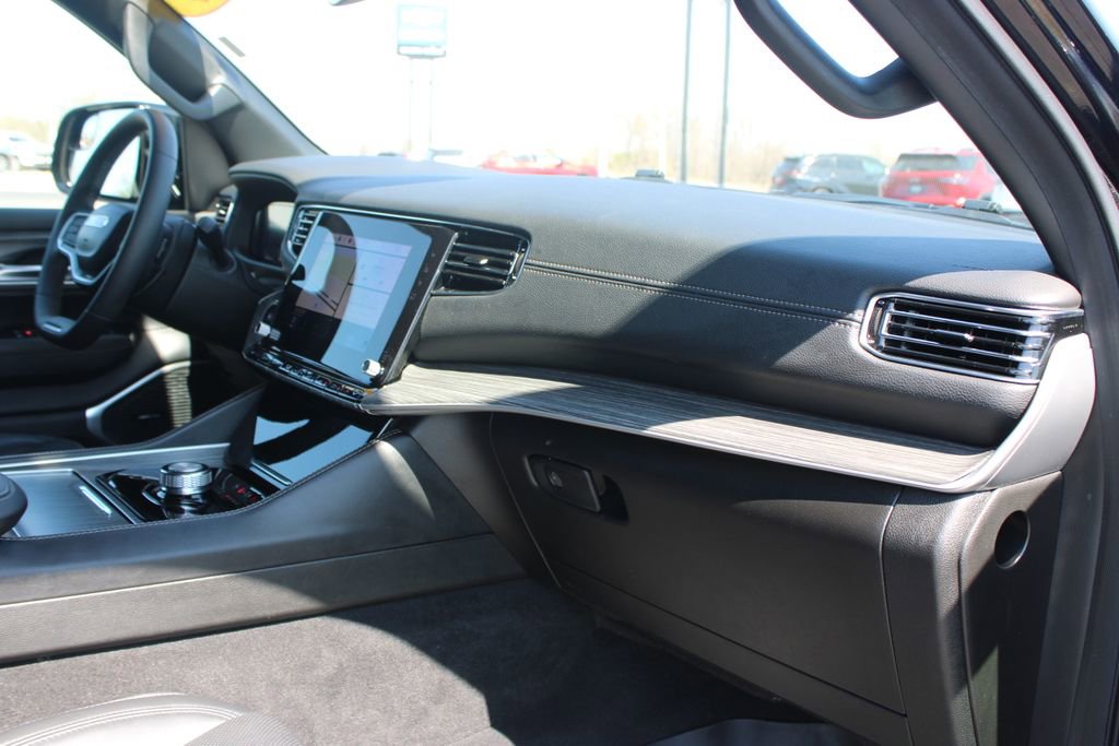 Used 2024 Jeep Wagoneer Series II w/ Flexible Seating Group image 31