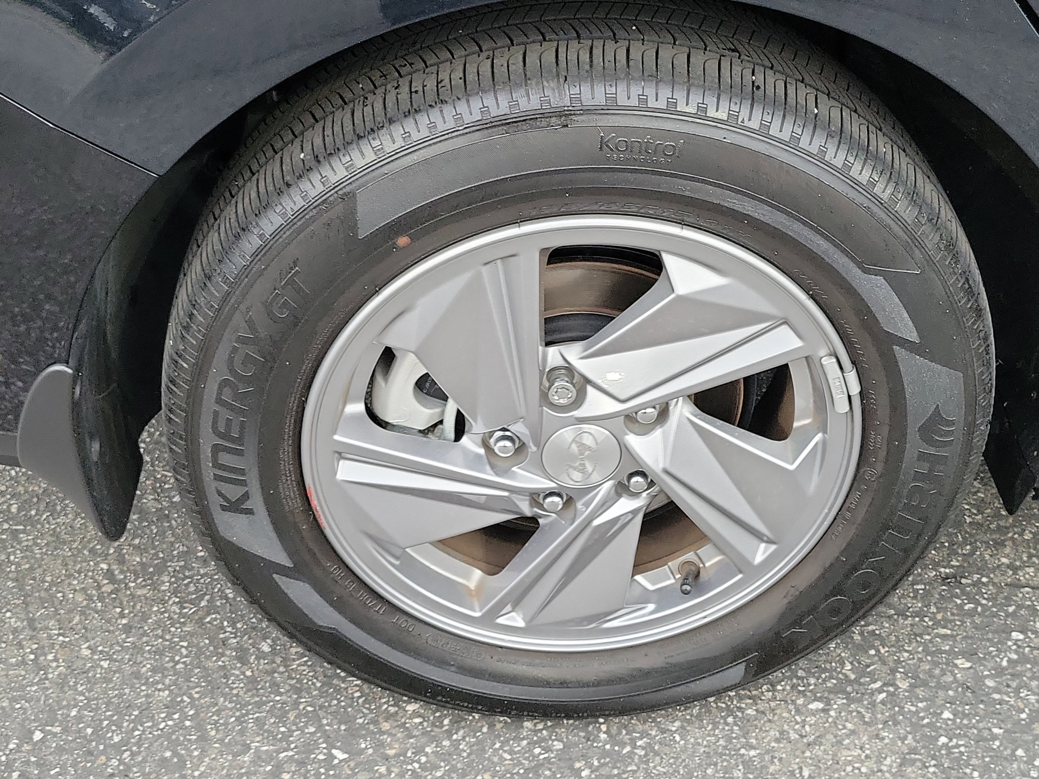 Certified 2024 Hyundai Elantra SE FWD image 23
