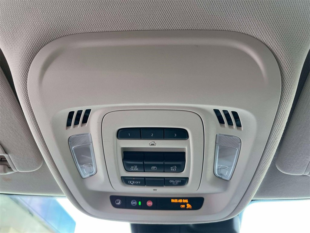 Used 2021 Buick Envision Essence w/ Technology Package I image 36