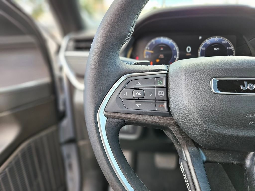 New 2025 Jeep Grand Cherokee Limited image 26