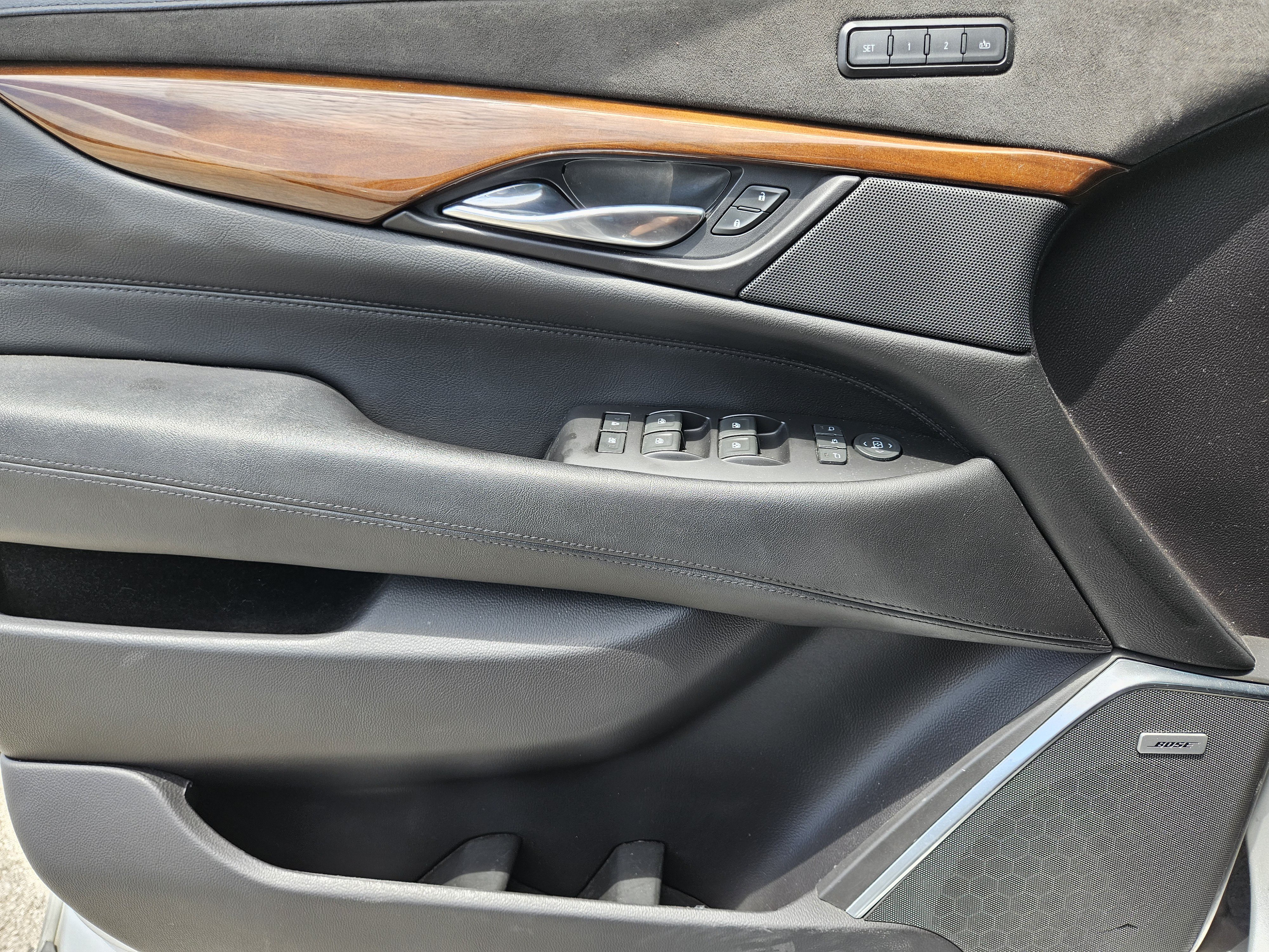 Used 2020 Cadillac Escalade ESV Luxury RWD image 24