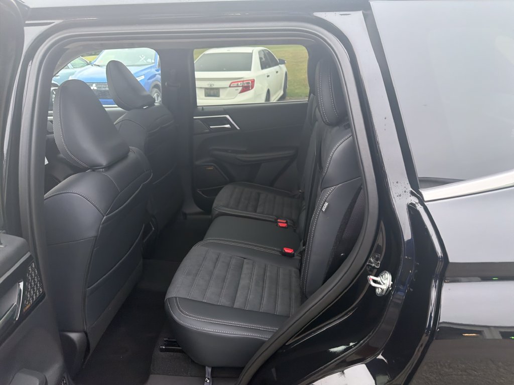 New 2026 Mitsubishi Outlander SE AWD/4WD image 14