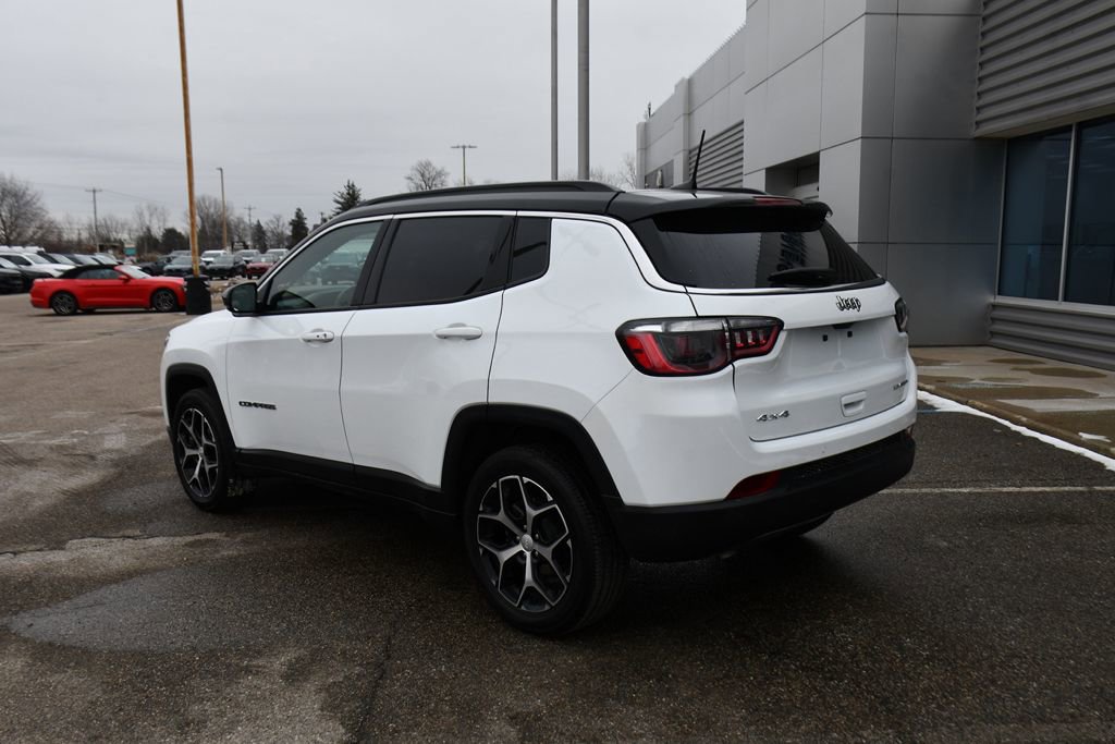 Used 2024 Jeep Compass Limited image 4