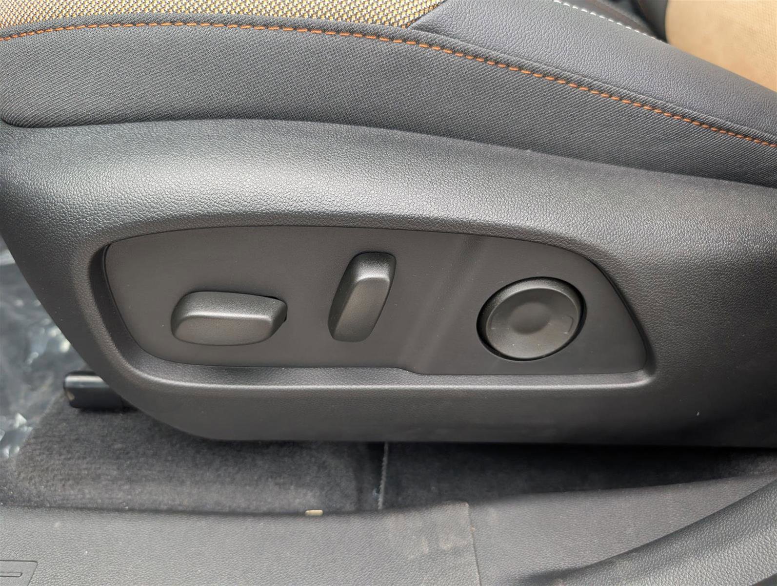 New 2026 Chevrolet Equinox ACTIV w/ Convenience Package III image 19