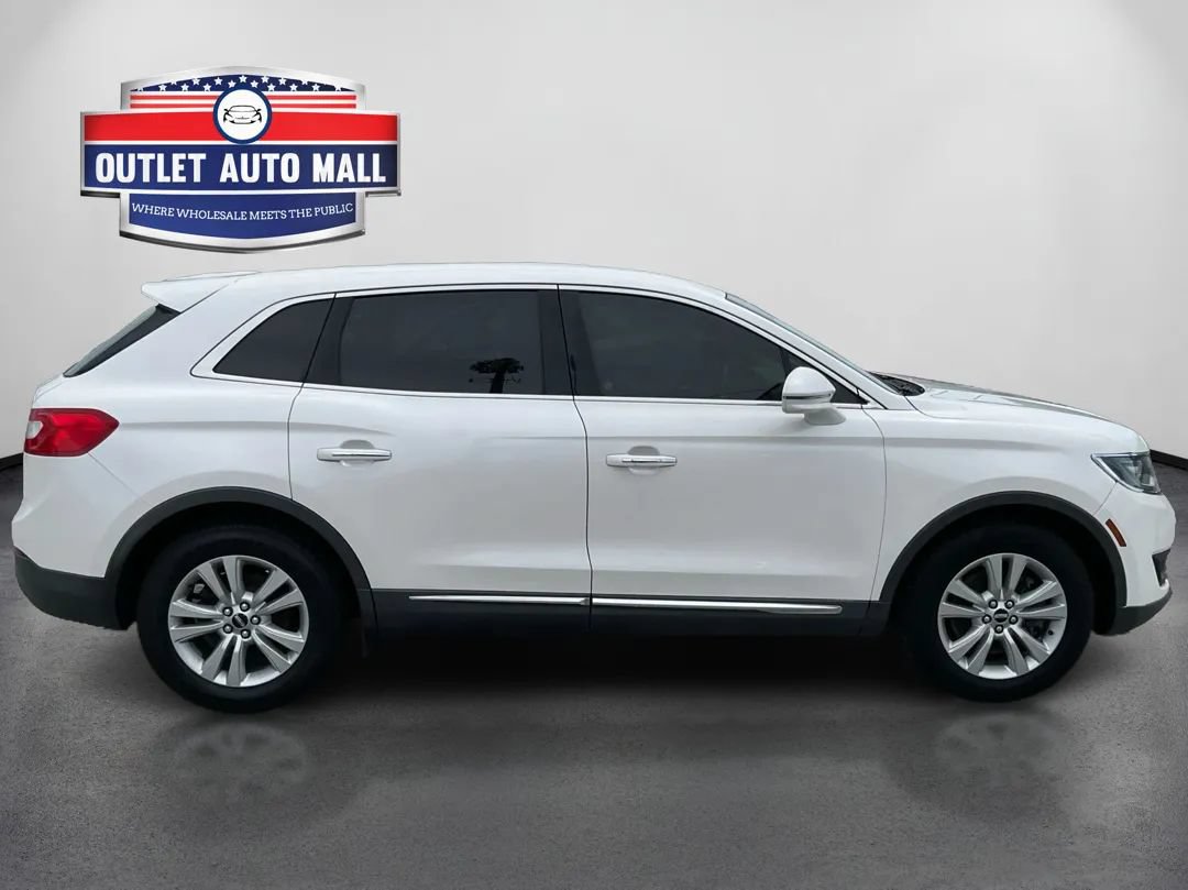 Used 2018 Lincoln MKX Premiere FWD image 2