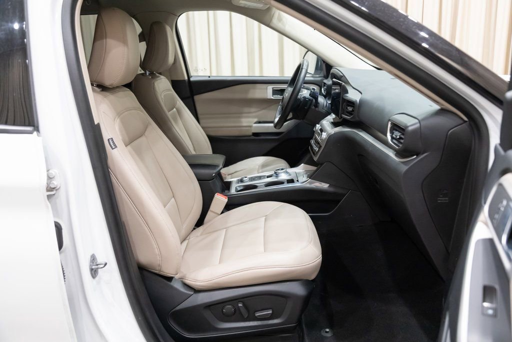 Used 2021 Ford Explorer XLT w/ Equipment Group 202A image 11