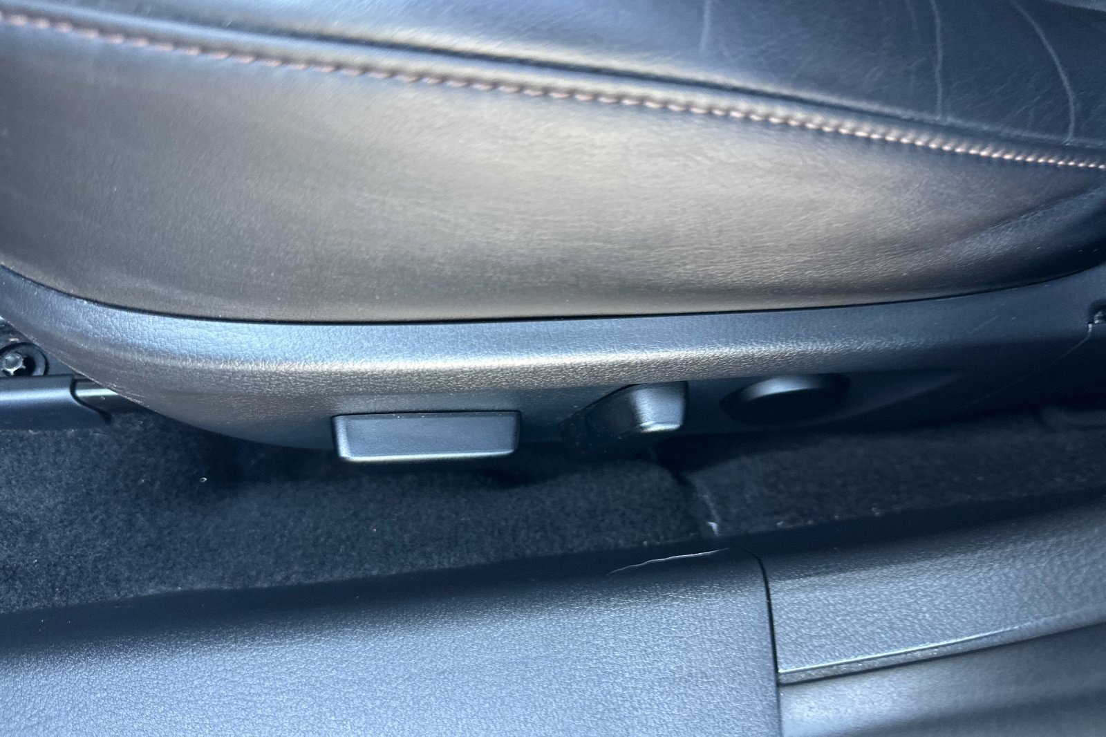 Used 2020 MAZDA MAZDA3 Premium Package image 14