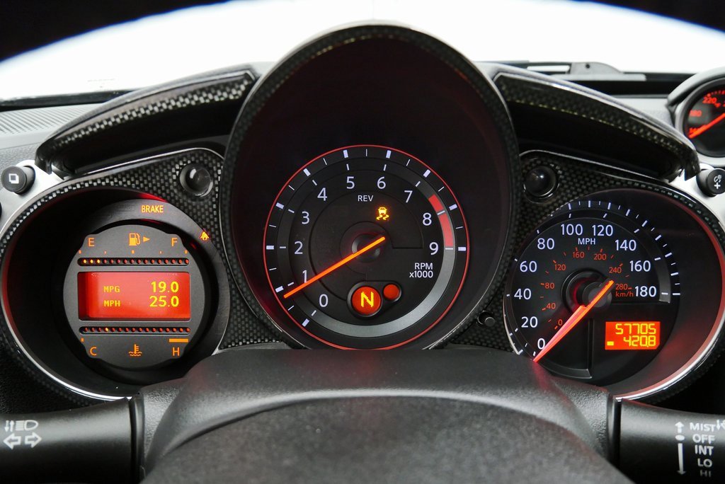 Used 2016 Nissan 370Z w/ Sport Package image 21