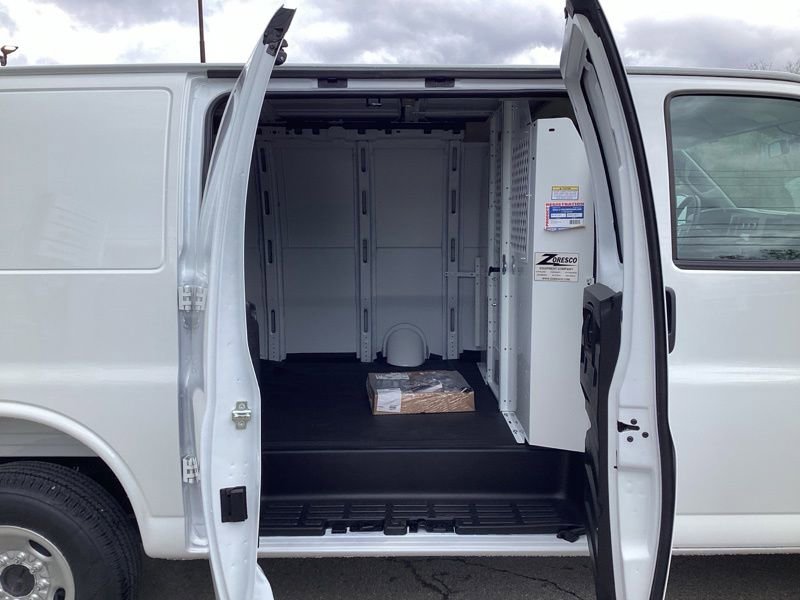 New 2026 Chevrolet Express 2500 w/ Driver Convenience Package RWD image 9