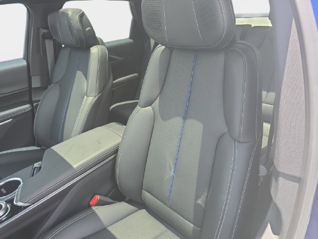 Used 2026 Cadillac Lyriq Signature Sport AWD/4WD image 23