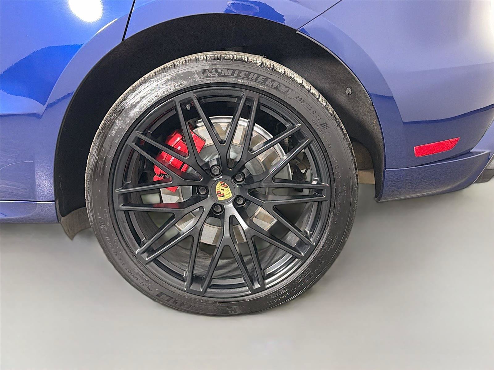 Certified 2023 Porsche Macan GTS w/ Premium Package Plus AWD/4WD image 11