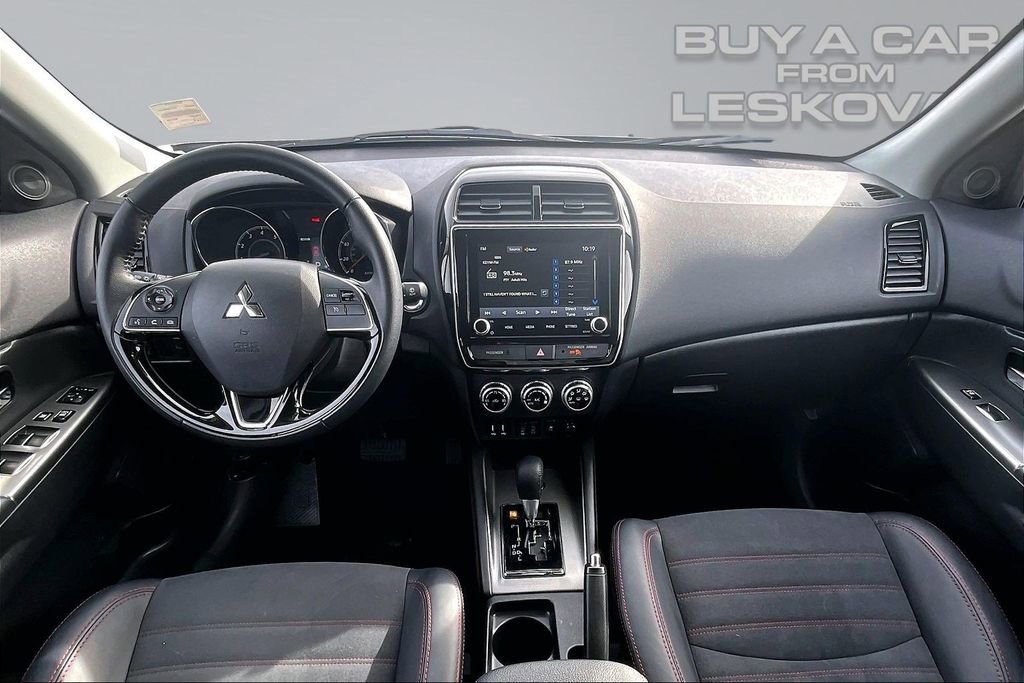 Used 2025 Mitsubishi Outlander Sport AWD image 16