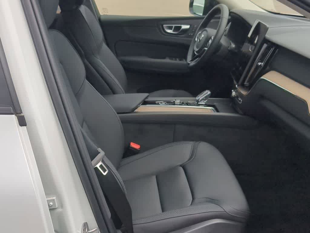New 2026 Volvo XC60 B5 Plus w/ Protection Package Premier AWD/4WD image 20