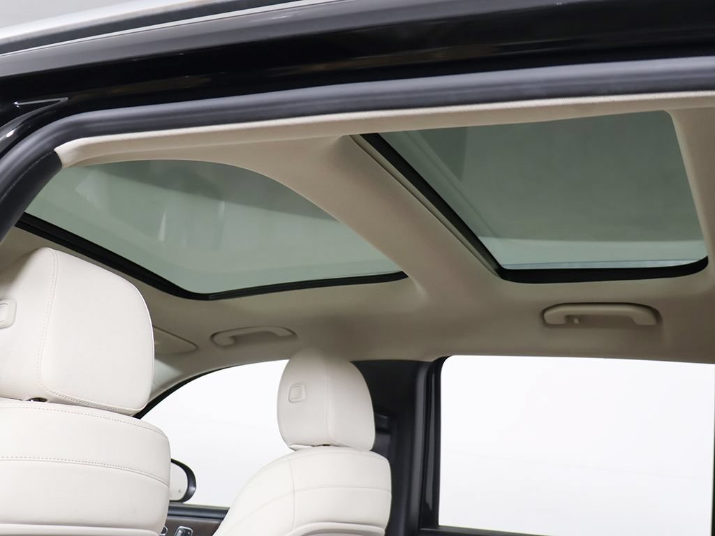 Used 2021 Mercedes-Benz GLB 250 4MATIC w/ Premium Package image 18