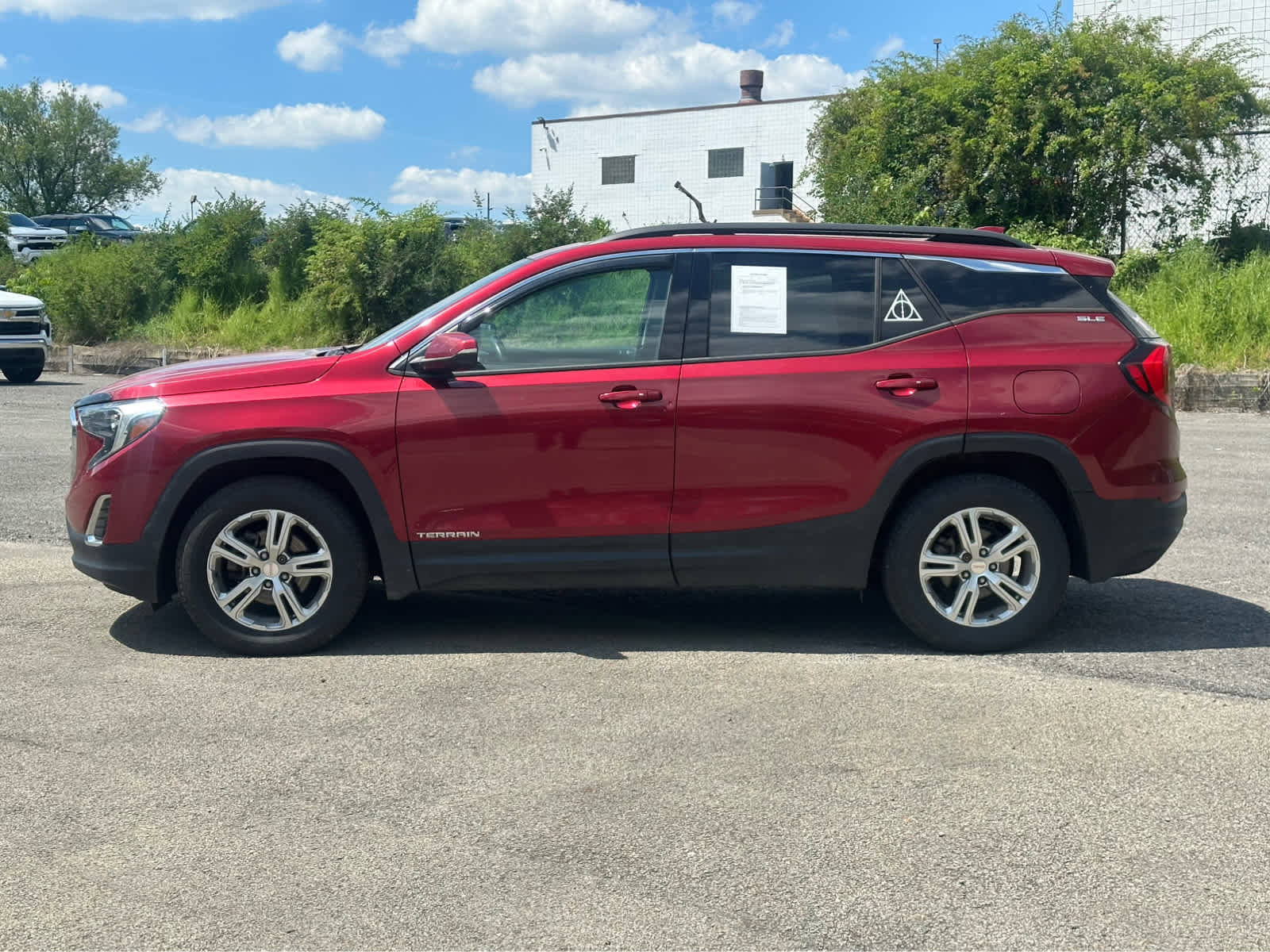 Used 2018 GMC Terrain SLE w/ Driver Convenience Package AWD/4WD image 4