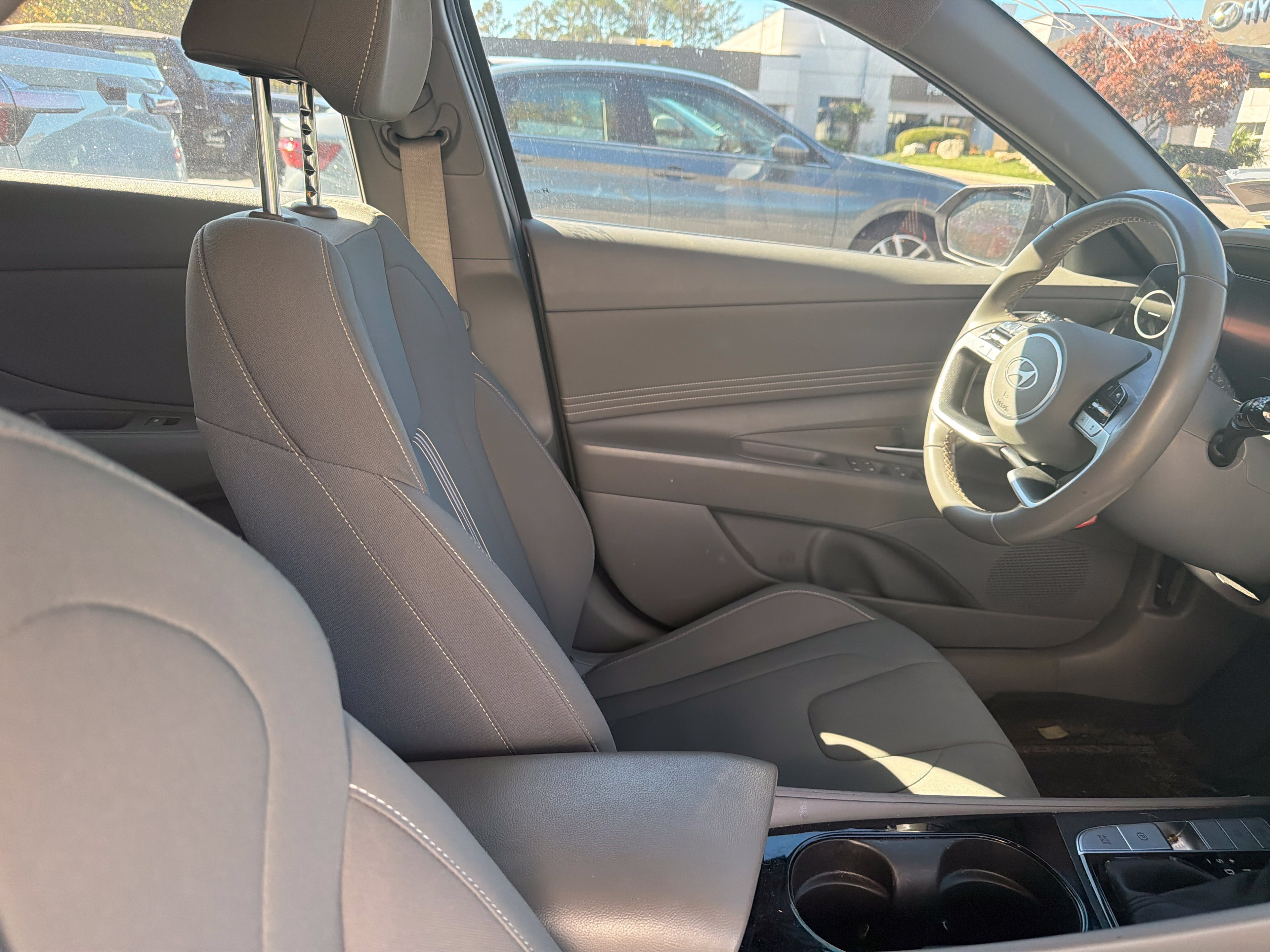 Used 2024 Hyundai Elantra SEL w/ Convenience Package FWD image 11