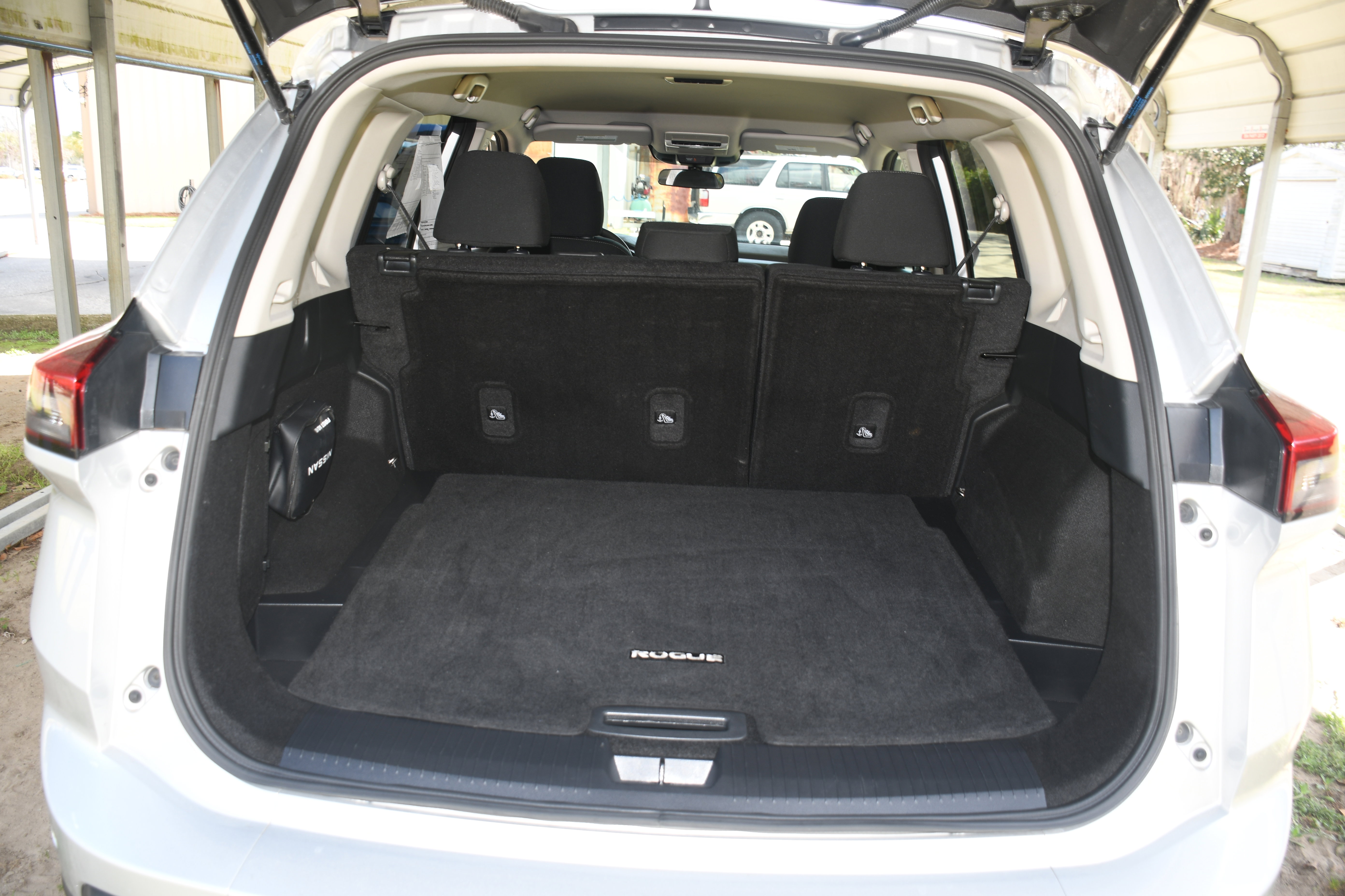 Used 2024 Nissan Rogue S image 16