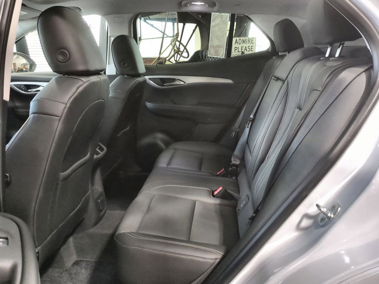 Used 2025 Buick Envision Avenir AWD/4WD image 25