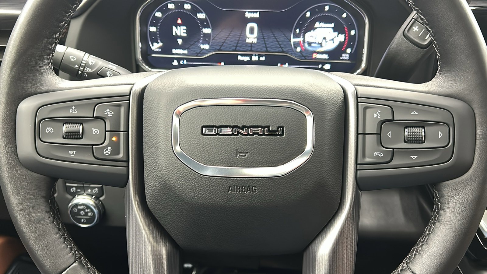 Used 2025 GMC Sierra 3500 Denali Ultimate image 29