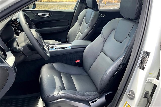 Used 2025 Volvo XC60 T8 Plus w/ Protection Package Premier image 27