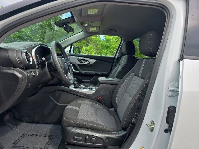 Certified 2025 Chevrolet Blazer LT FWD image 9