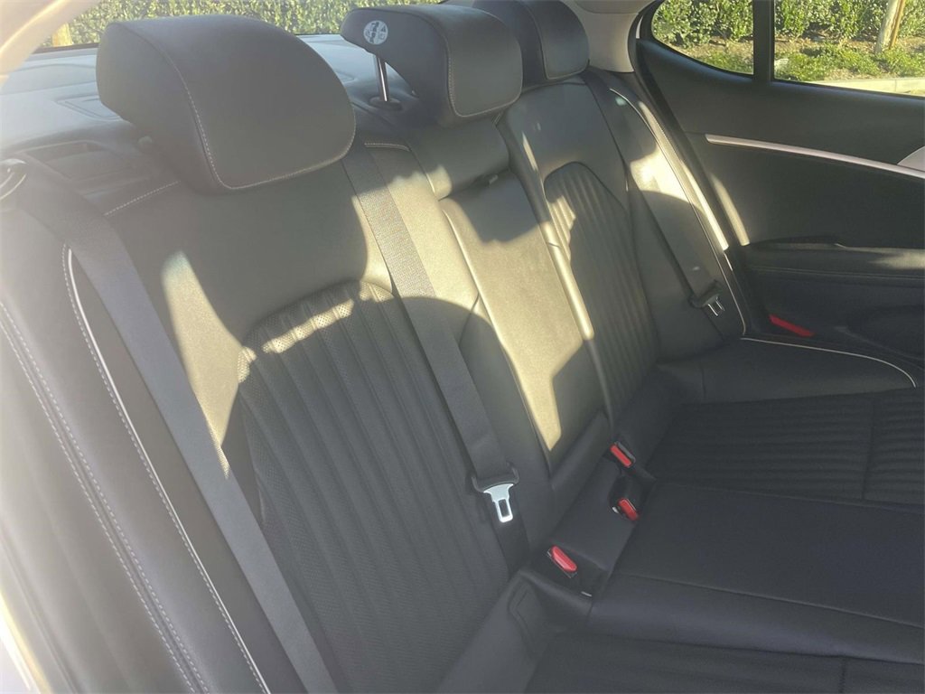 Used 2020 Genesis G70 2.0T w/ Elite Package image 25