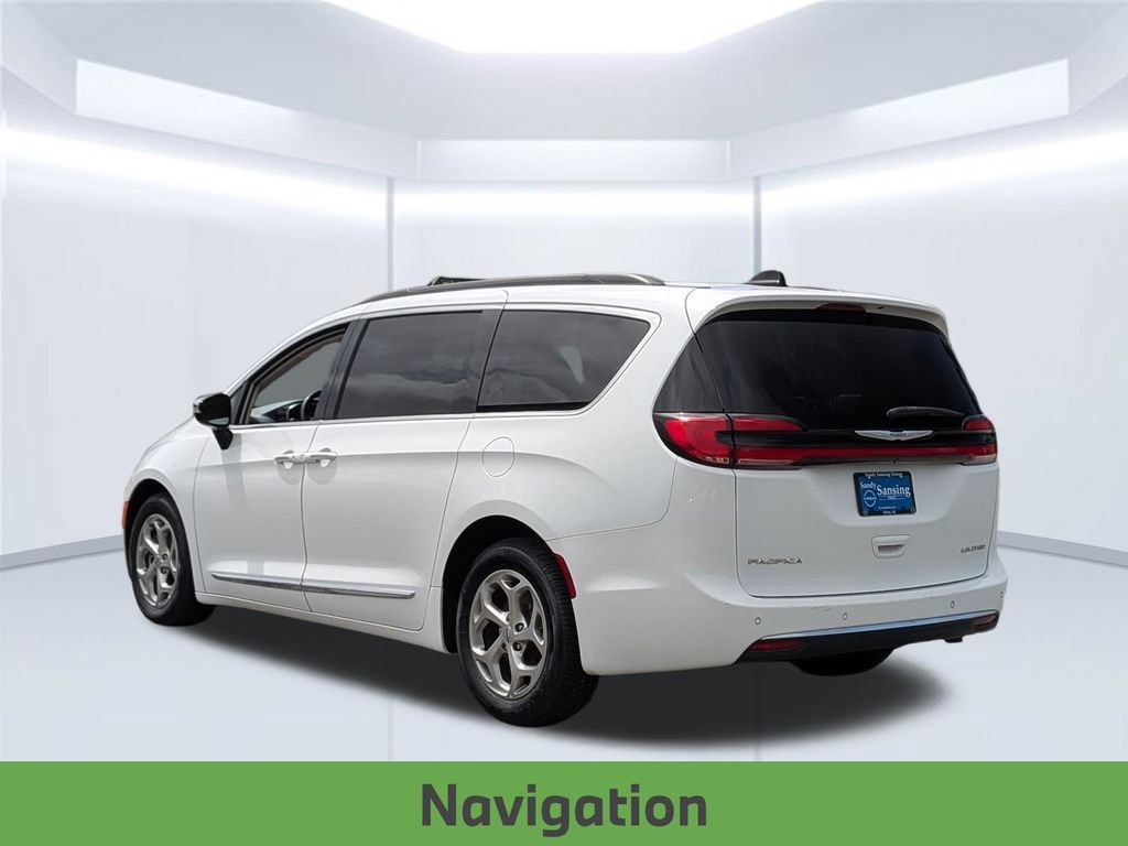 Used 2023 Chrysler Pacifica Limited FWD image 4
