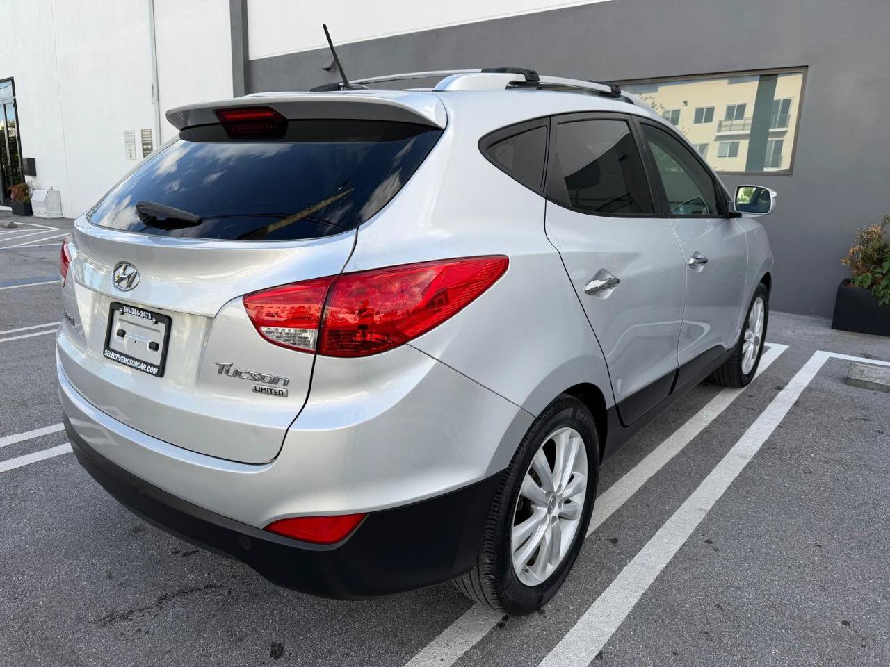 Used 2012 Hyundai Tucson Limited FWD image 10