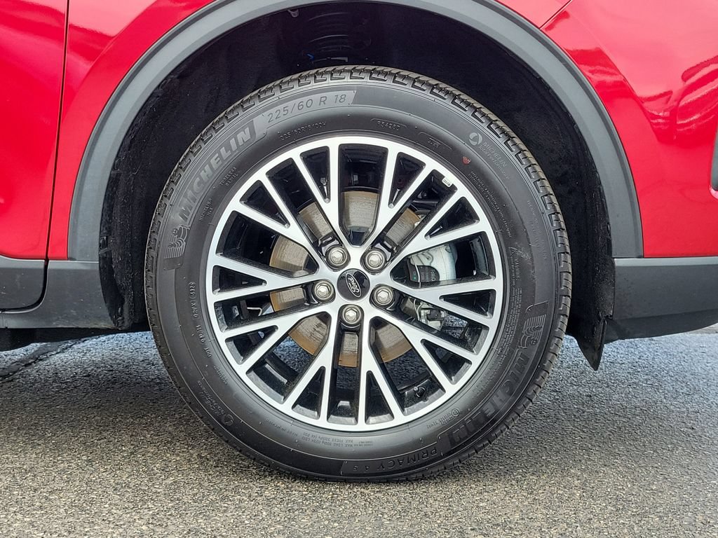 Certified 2025 Ford Escape SE FWD image 9