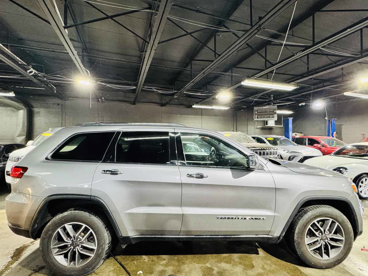 Used 2020 Jeep Grand Cherokee Limited AWD/4WD image 3