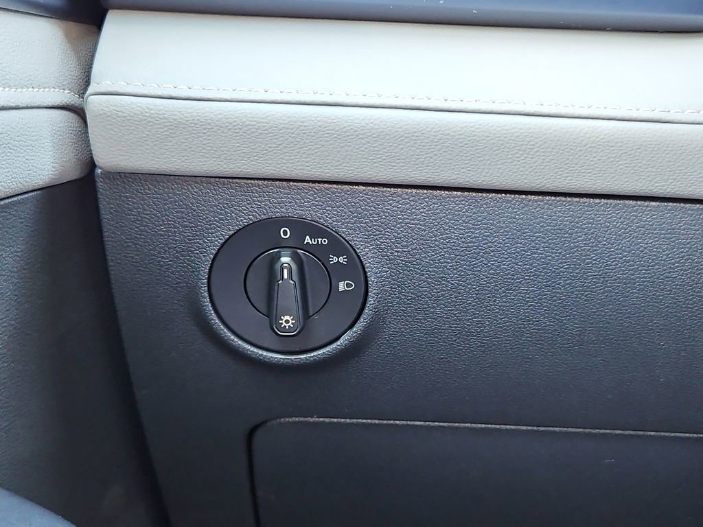 Used 2024 Volkswagen Taos SE image 15
