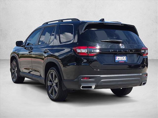 Used 2025 Honda Pilot Sport image 8