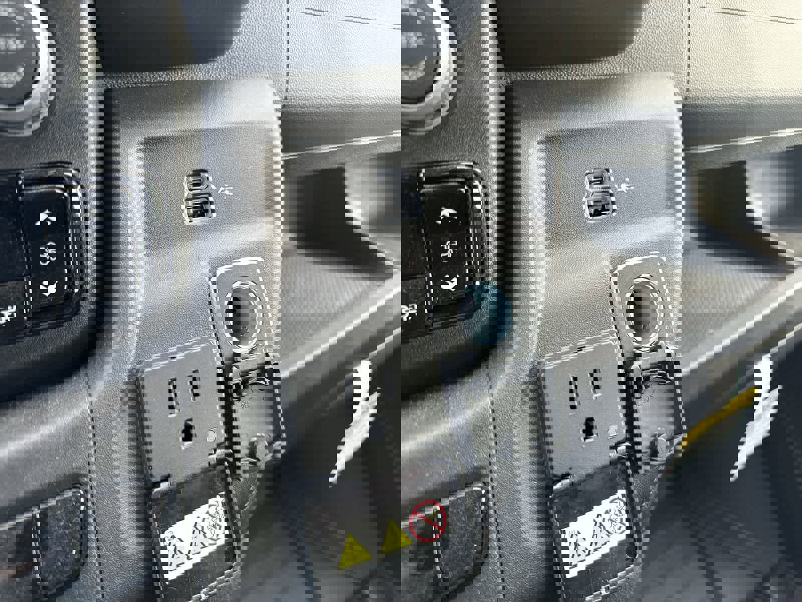 Used 2024 RAM ProMaster 3500 w/ Delivery Van Package image 28