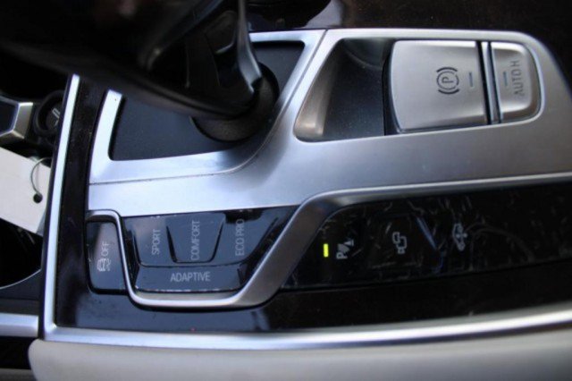 Used 2016 BMW 750i xDrive image 36