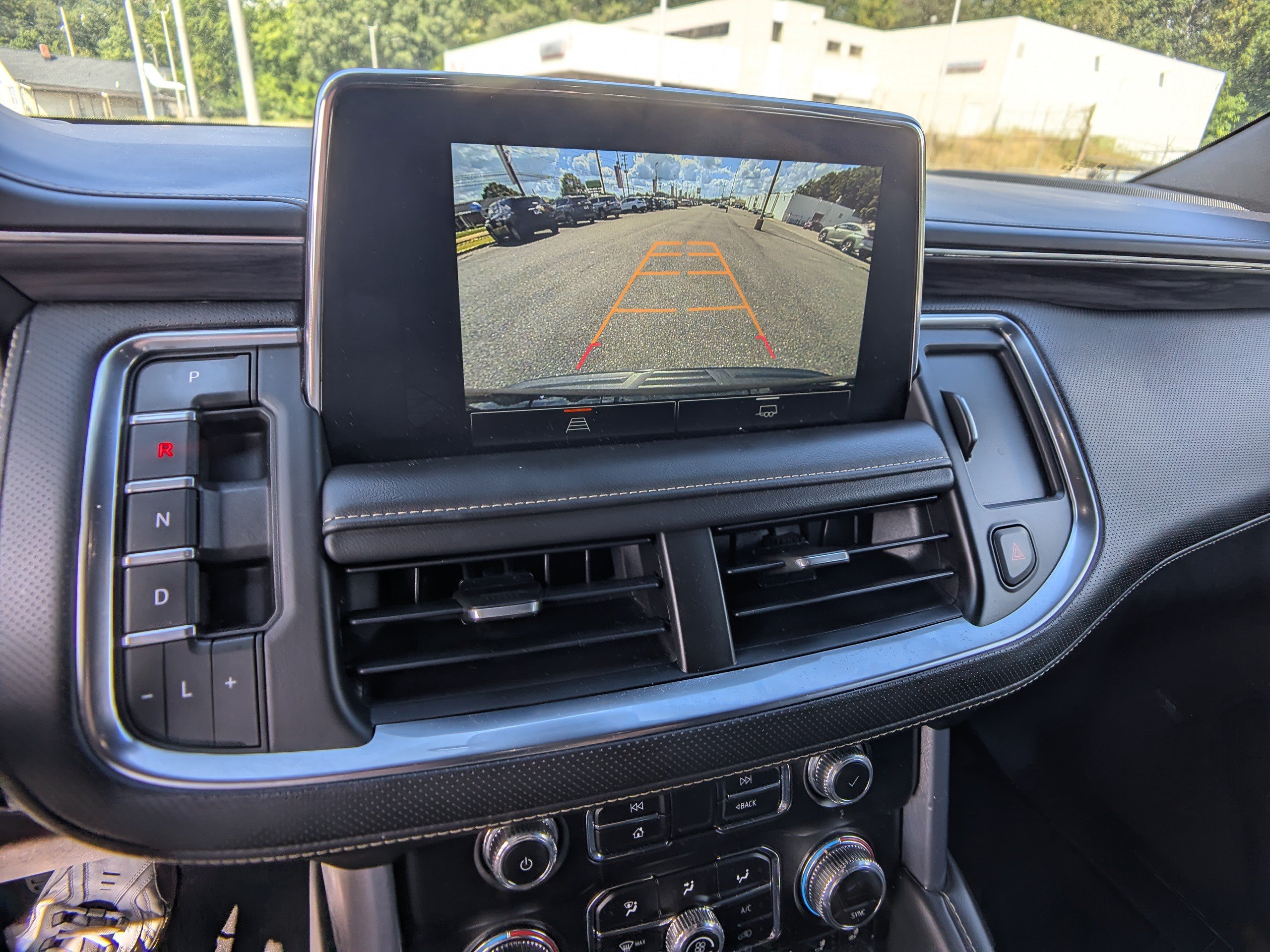 Used 2023 GMC Yukon SLT AWD/4WD image 23