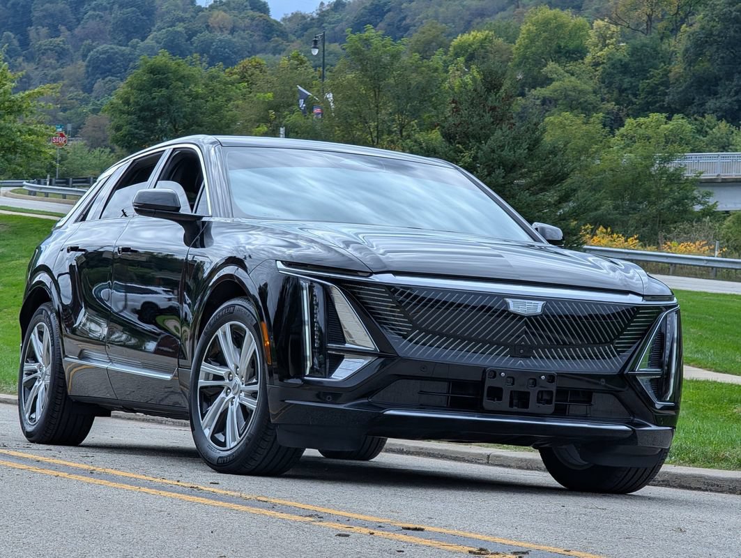 Used 2024 Cadillac Lyriq Tech w/ Driver Assist Package AWD/4WD image 25