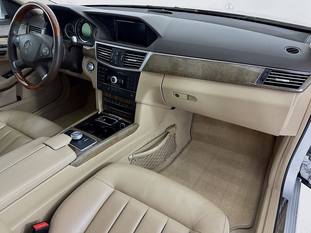 Used 2010 Mercedes-Benz E 350 Sedan image 32