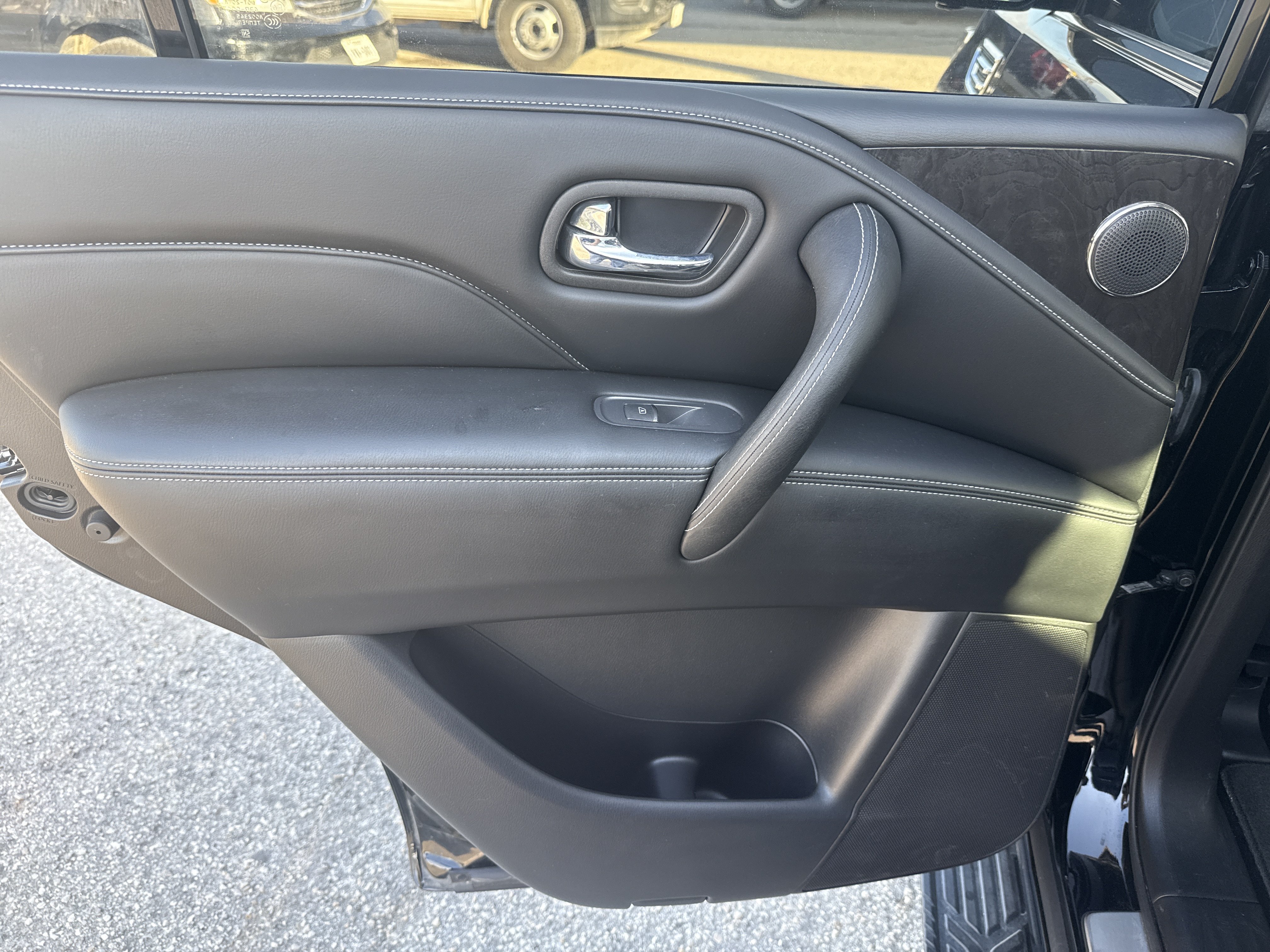 Used 2023 INFINITI QX80 Luxe w/ Cargo Package RWD image 20