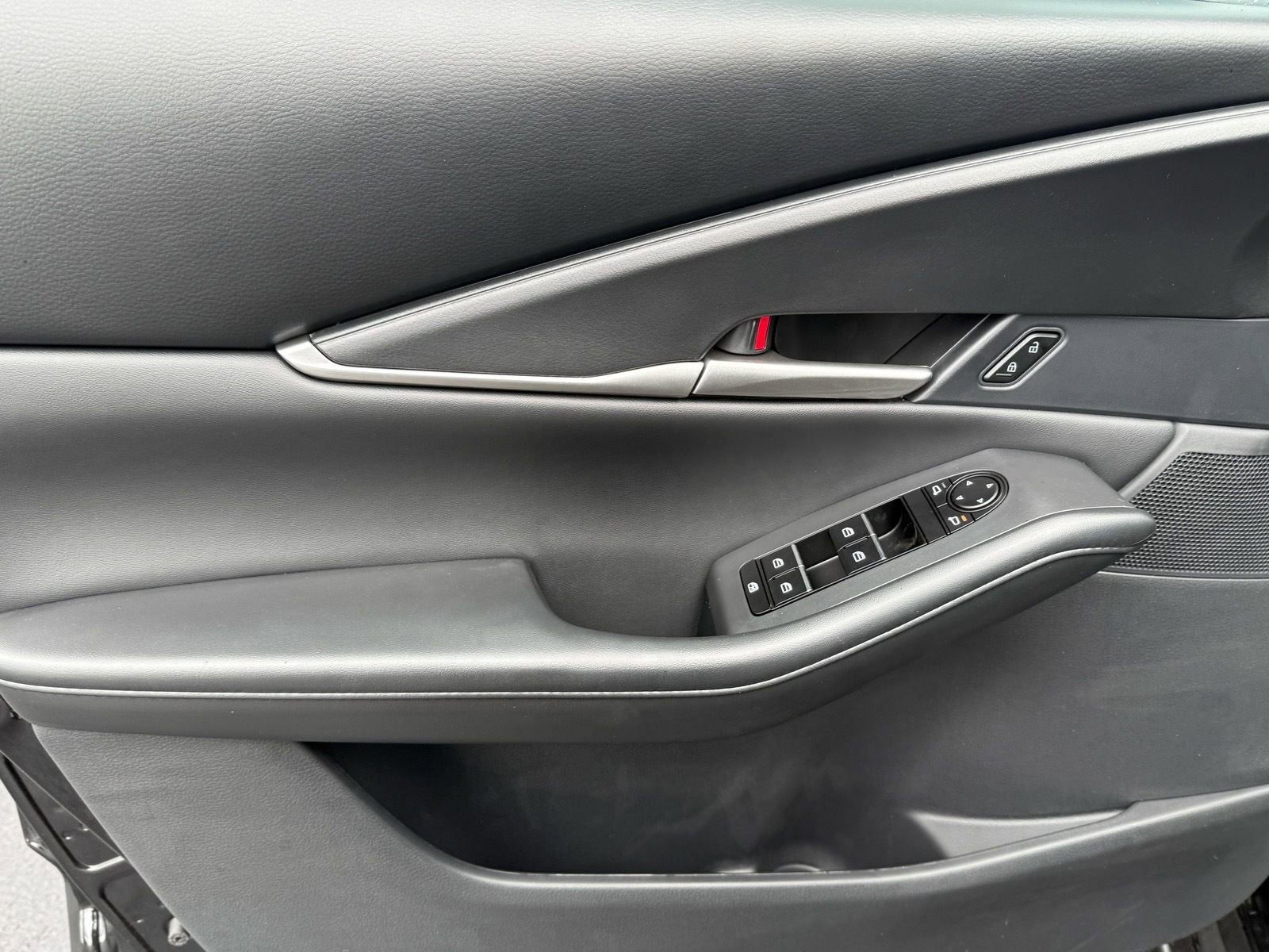 New 2026 MAZDA CX-30 AWD 2.5 S w/ Select Sport Pkg image 15