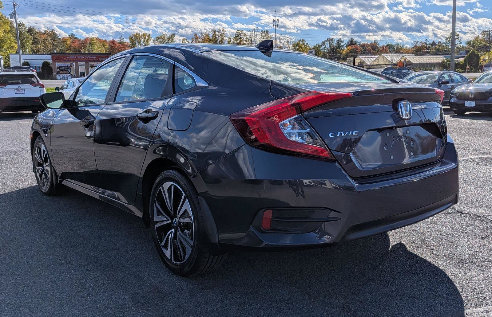 Used 2018 Honda Civic EX-T image 7