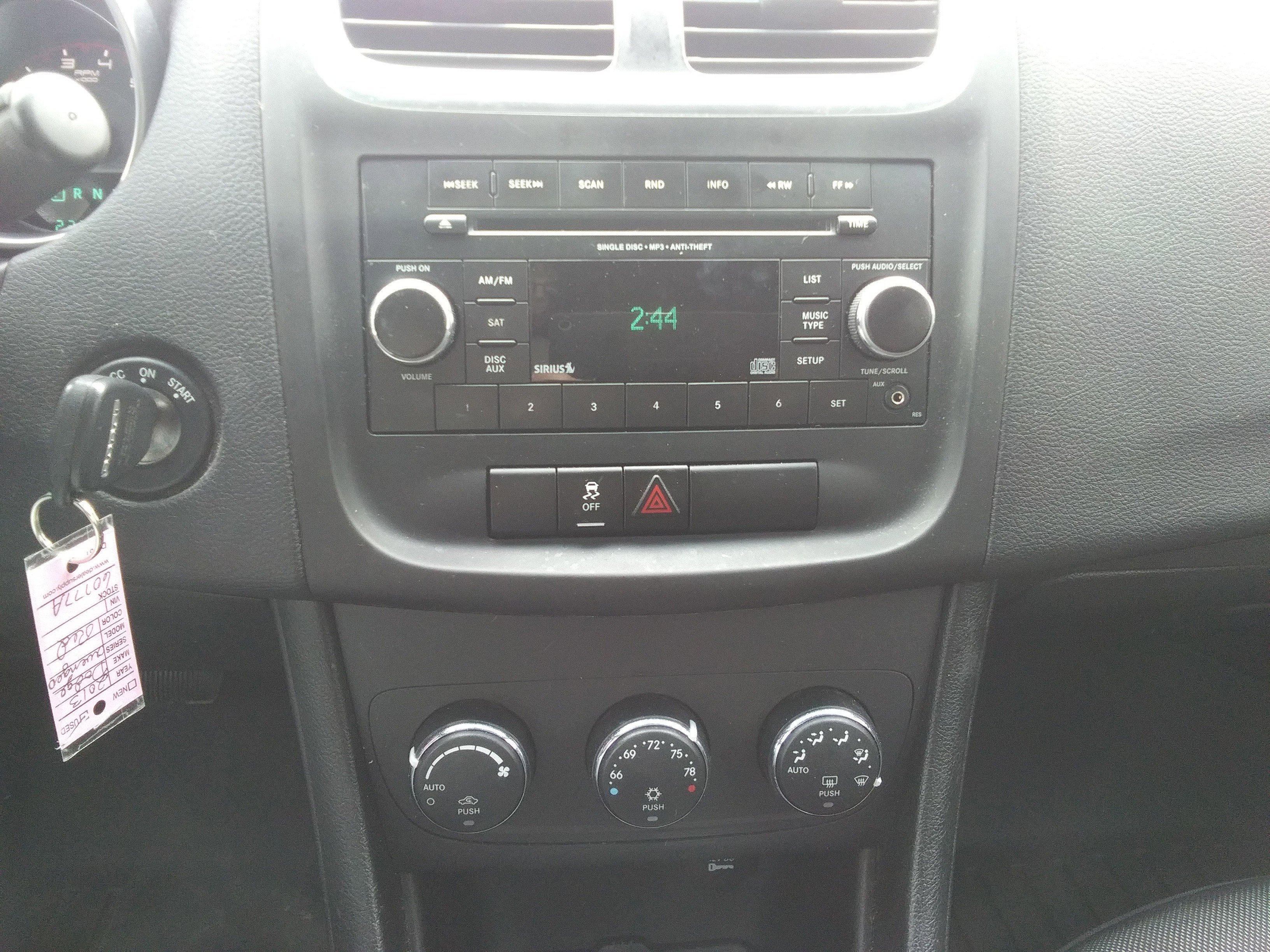 Used 2013 Dodge Avenger SXT FWD image 17