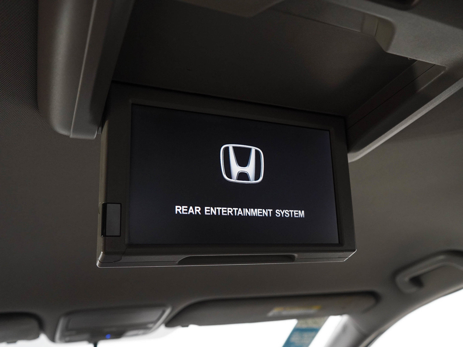 Used 2016 Honda Odyssey SE image 16